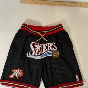 Vintage Philadelphia 76ers Just Don NBA Shorts – Black Red – Men’s M